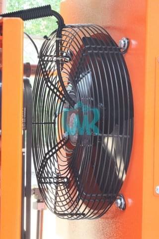 Винтовой электрический компрессор с ременным приводом ЗИФ-СВЭ-2,6/0,7 ШМ